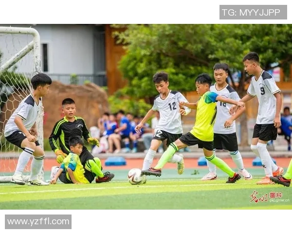 足球明星动作模仿秀带你领略绿茵场上的经典瞬间与精彩技艺展示